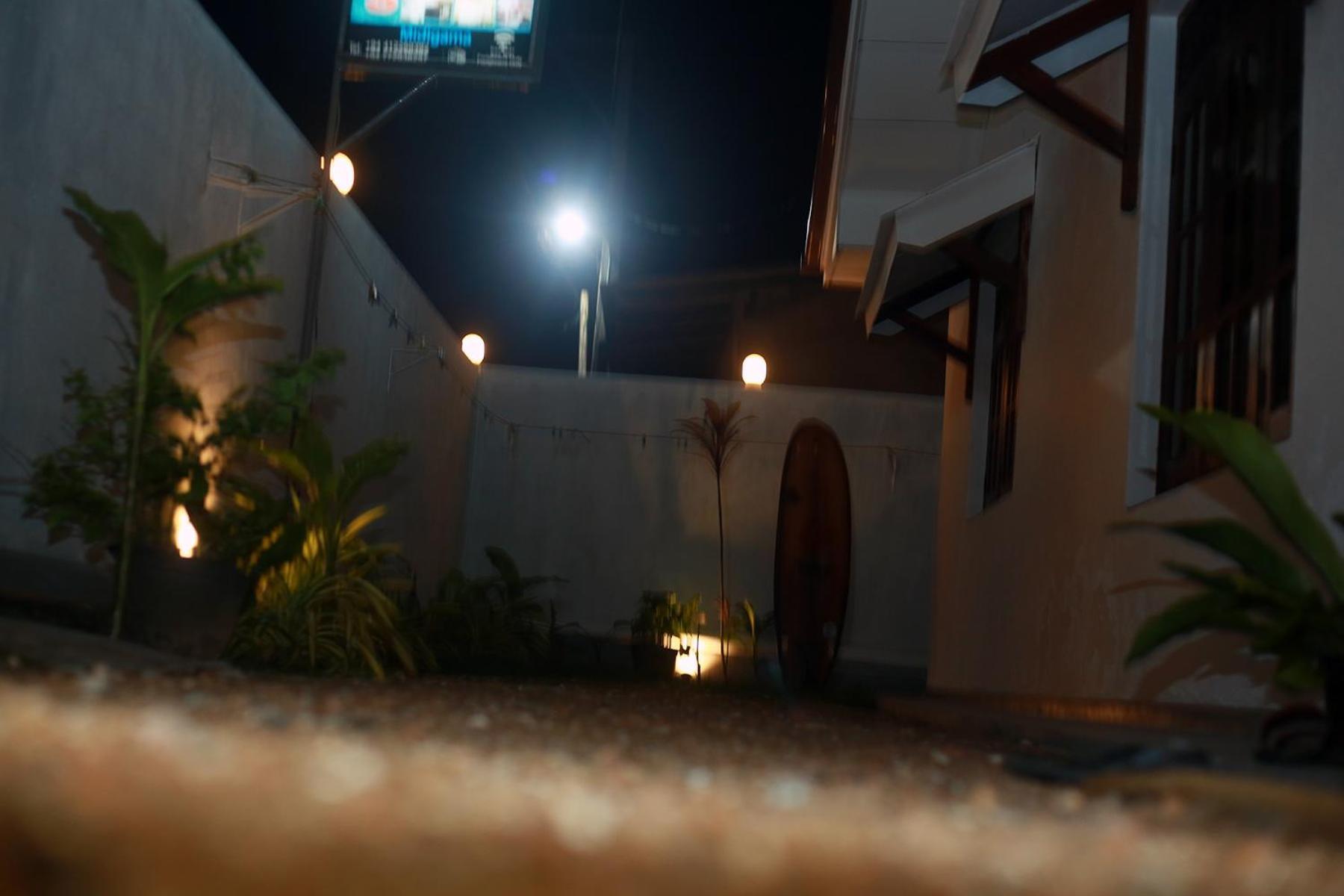 Shehara Sun Surf Lodge Midigama East Exteriör bild