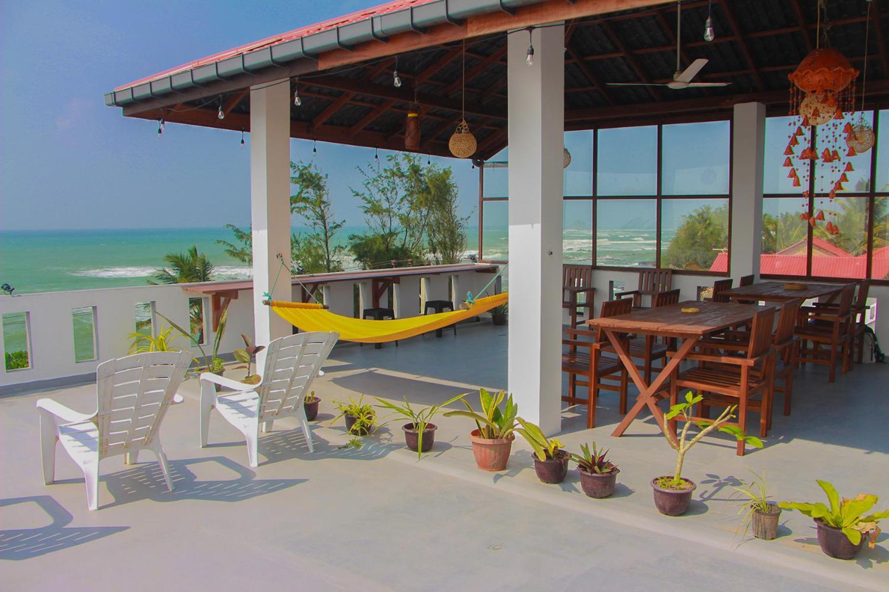 Shehara Sun Surf Lodge Midigama East Exteriör bild